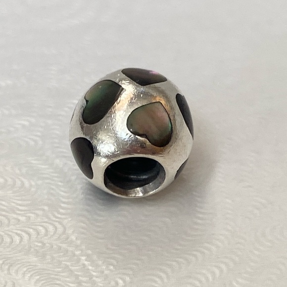 pandora “love me” black mother of pearl heart charm - Picture 4 of 6